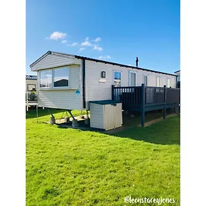 https://dunlin-dell-8-berth-willberby-static-caravan.yorkshirehotels.net
